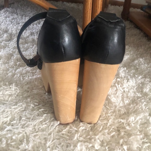 SOLD Retro Platform Wood Heel Peep Toe - Picture 4 of 8